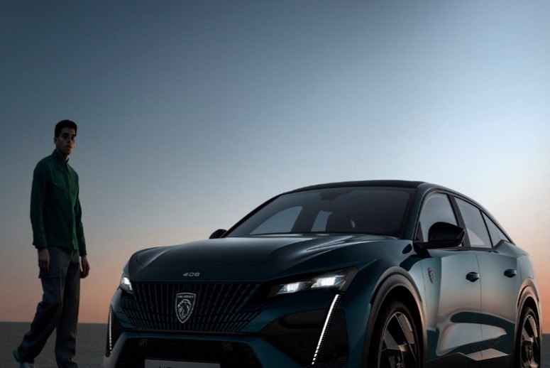 YOUR ELECTRIC CO-PILOT YOUR ELECTRIC CO-PILOT